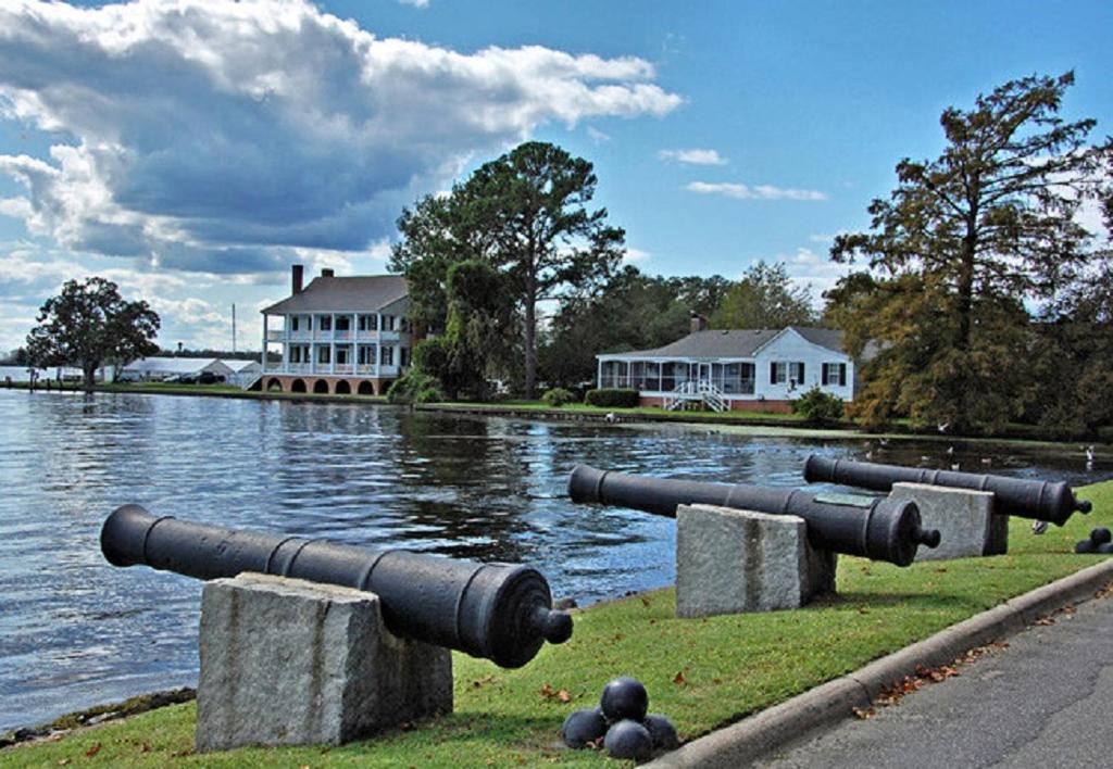 The Edenton Collection-The Granville Queen Inn Exterior photo