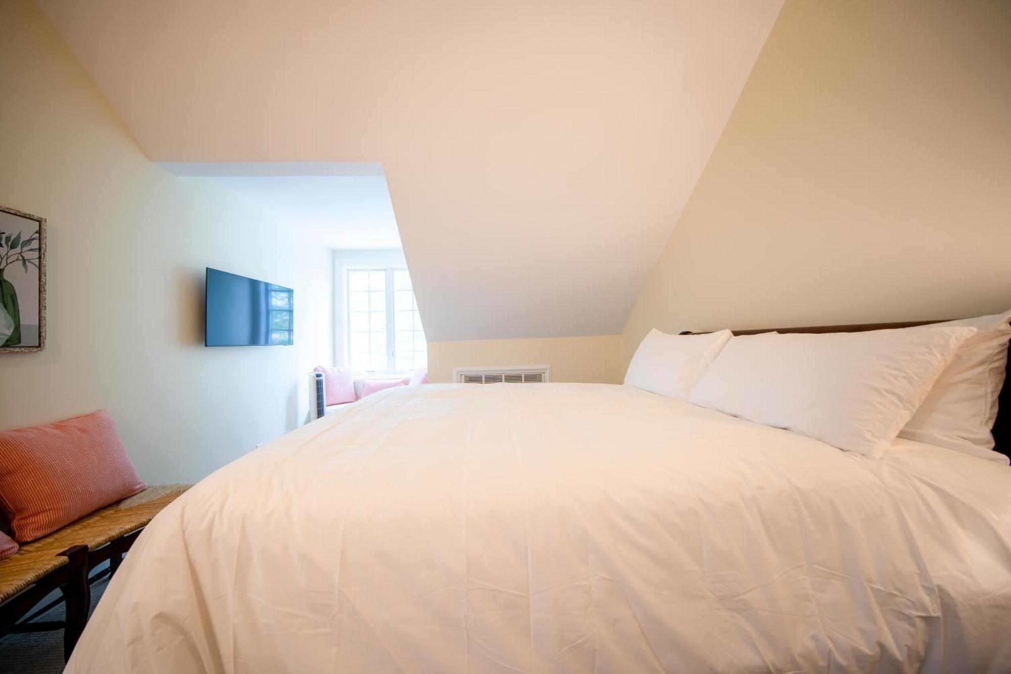 The Edenton Collection-The Granville Queen Inn Room photo