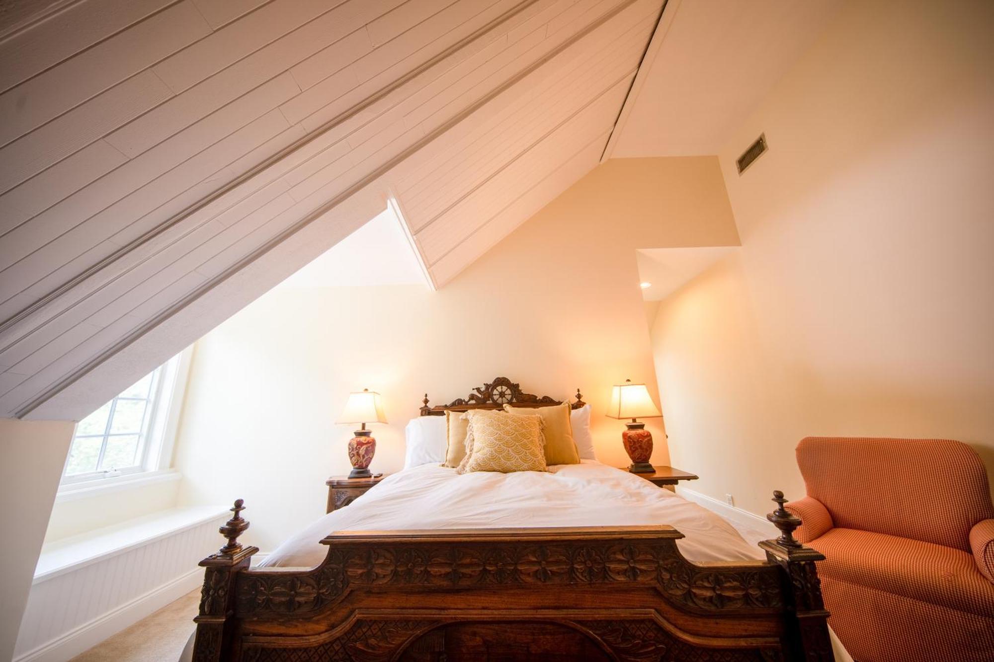The Edenton Collection-The Granville Queen Inn Room photo